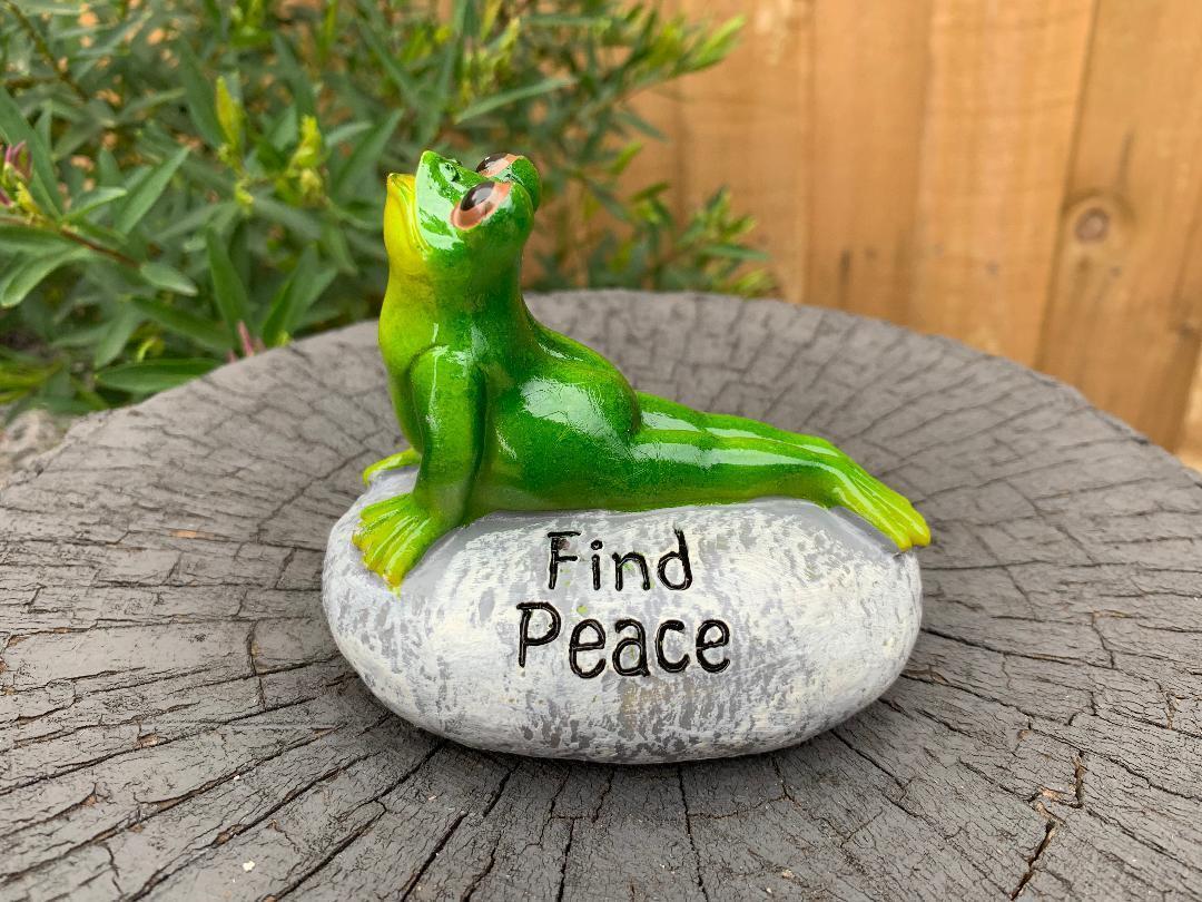 Frogs Decorative Yoga Frog on Stone Figurines Funny Garden Home Décor Ornament