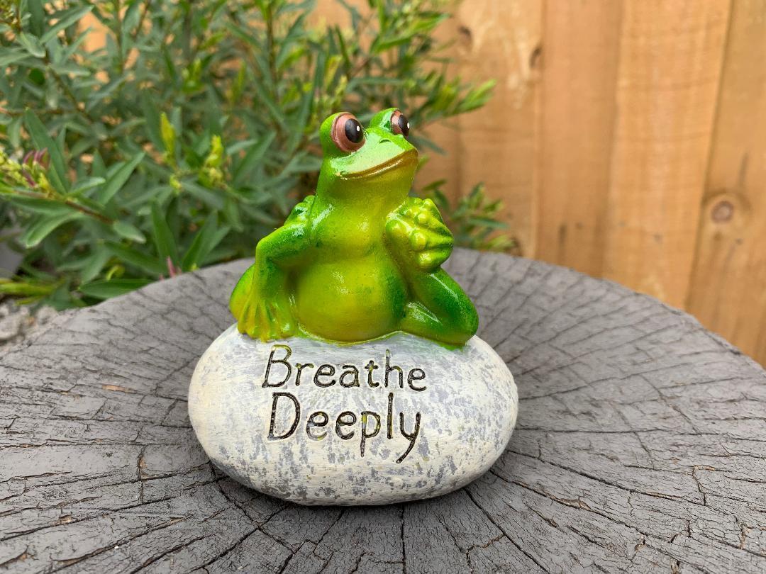 Frogs Decorative Yoga Frog on Stone Figurines Funny Garden Home Décor Ornament