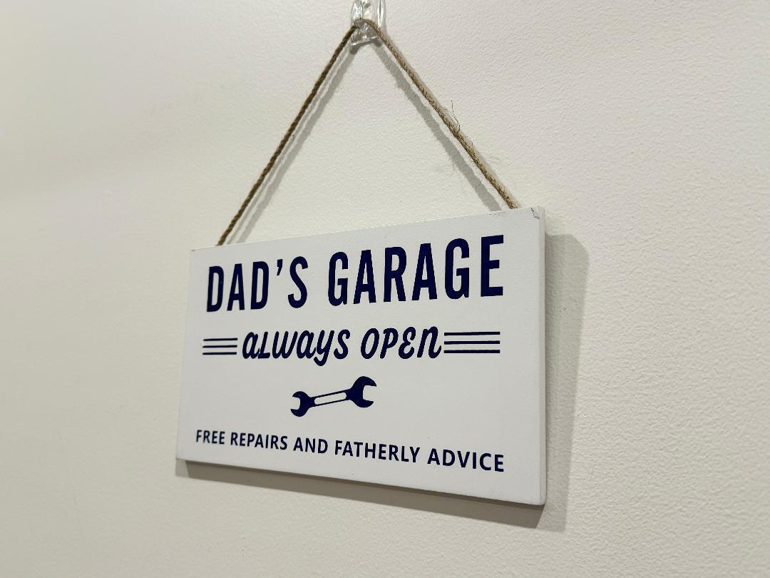 Home Sign Wooden 'Dad's Garage Always Open' Sign Wall Decor Garage Workshop Sign