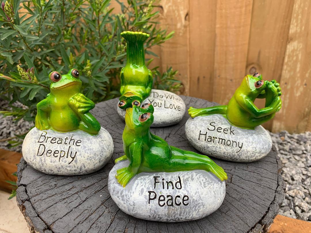 Frogs Decorative Yoga Frog on Stone Figurines Funny Garden Home Décor Ornament