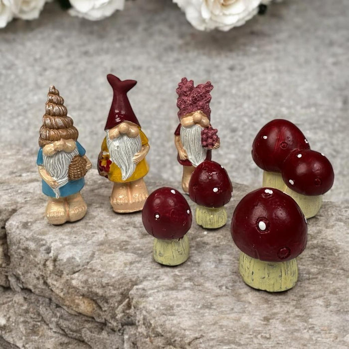 Miniature Garden Gnomes and Mushrooms Figurine Fairy Garden Accessories 7pcs