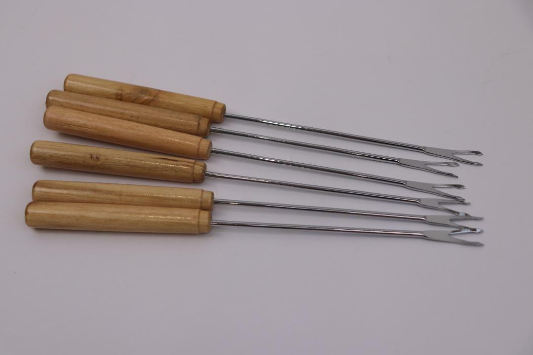 Metal BBQ Skewers Barbecue Sticks Reusable Grill Kebab Skewer Wooden Handle 12pc