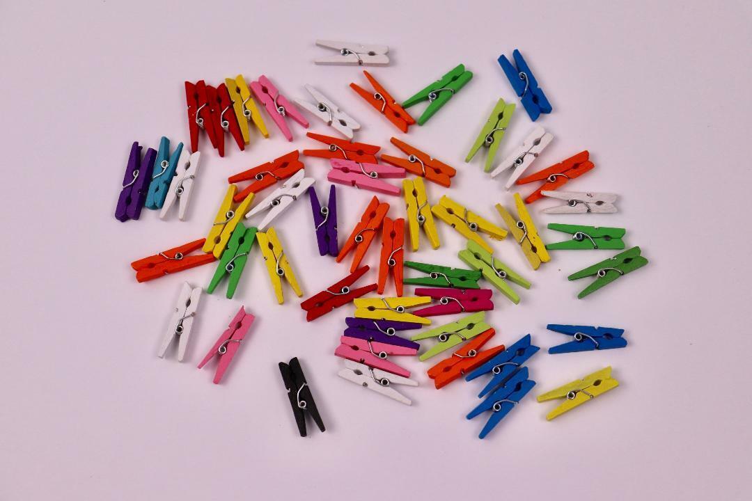 Mini Wooden Pegs Craft Clothespins Natural Wood Colorful Photo Clips 3cm 50pc