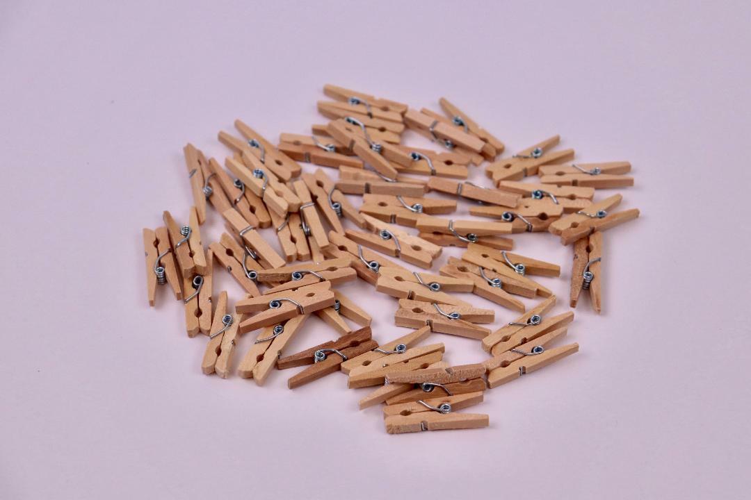 Mini Wooden Pegs Craft Clothespins Natural Wood Colorful Photo Clips 3cm 50pc